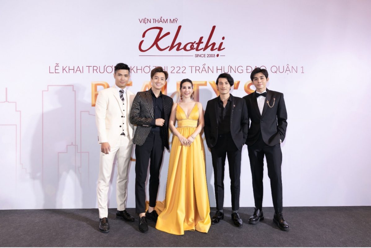 Hoa hậu Thu Hoài tại lễ khai trương Khơ Thị 222 Trần Hưng Đạo